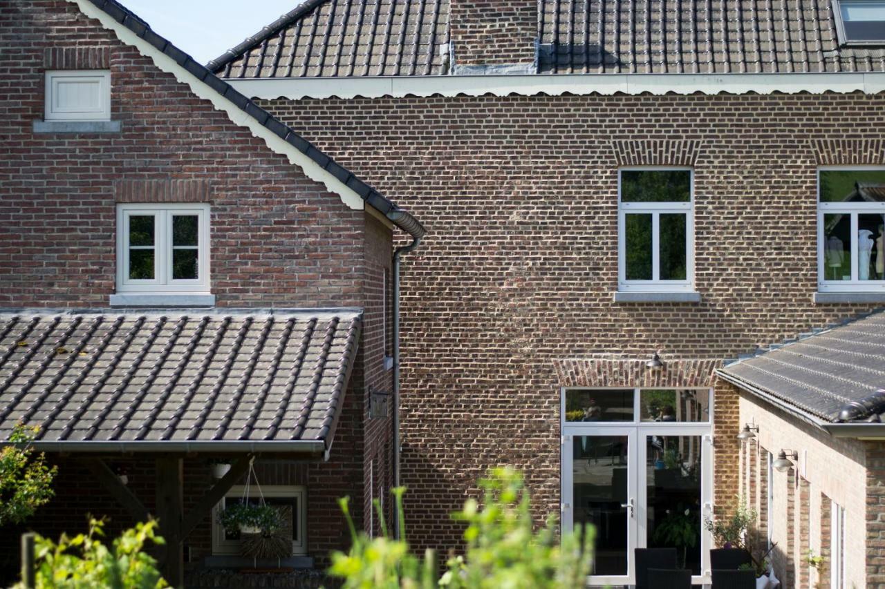 Bed & Breakfast Huize Mesch Eijsden Esterno foto