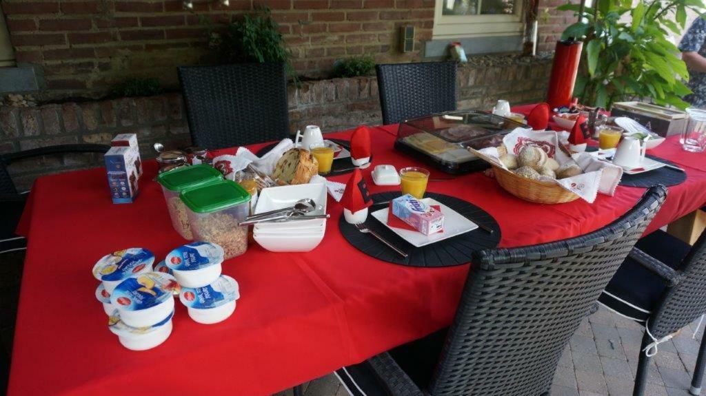 Bed & Breakfast Huize Mesch Eijsden Esterno foto